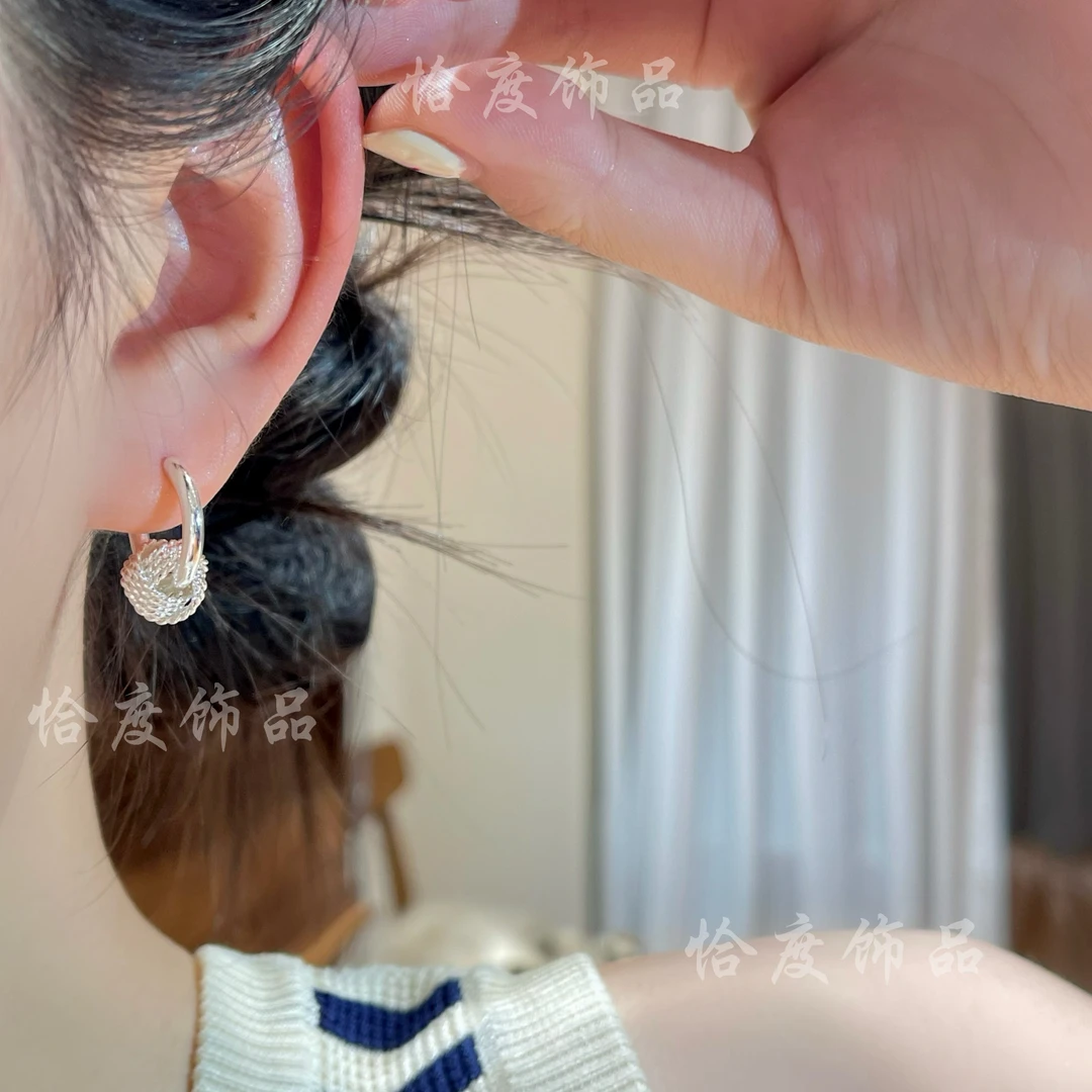 【恰度】一款两戴银色耳扣环绕几何立体质感