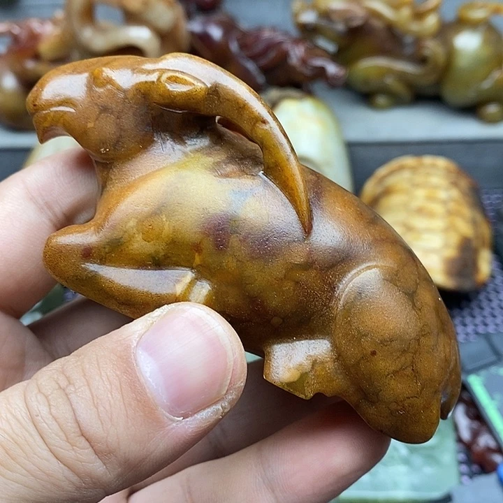 未镶嵌蛇纹石玉颈饰