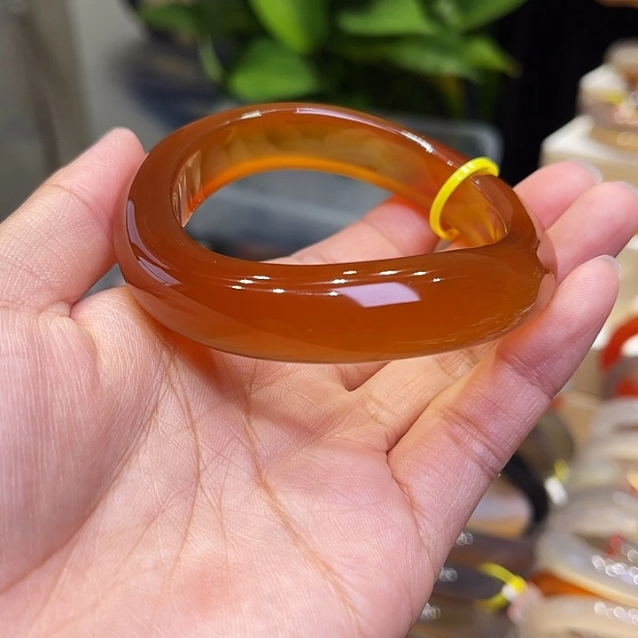 七***七玛瑙/玉髓手镯未镶嵌