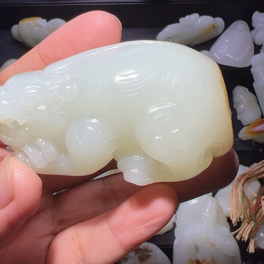 喋***鹰颈饰未镶嵌和田玉