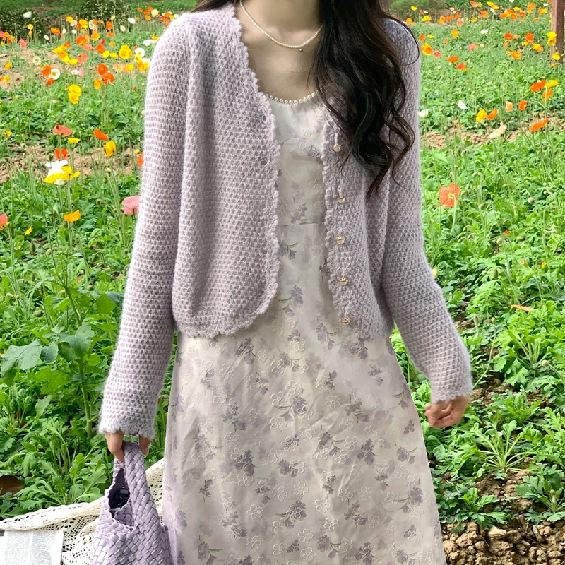 法式慵懒风碎花吊带连衣裙女早春2024新款气质显瘦别致裙子