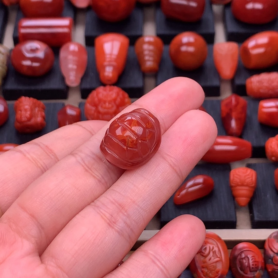 南红玛瑙未镶嵌原矿富甲15.5mm