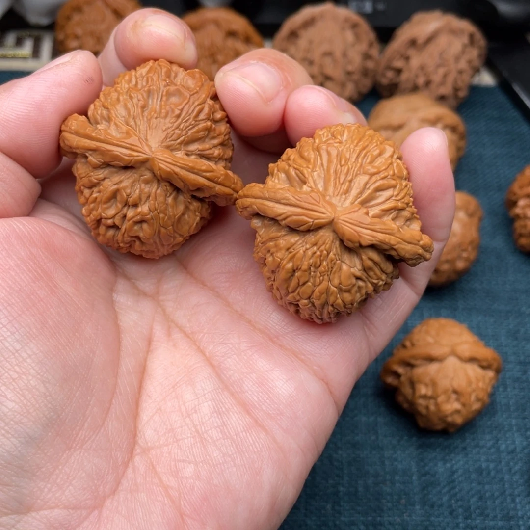 文玩核桃把件红皮球白41