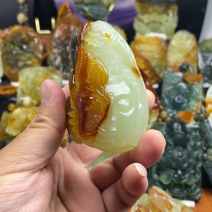 蛇纹石玉未镶嵌颈饰