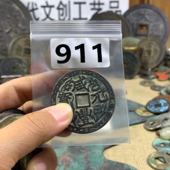 春***象铜现代文创工艺品