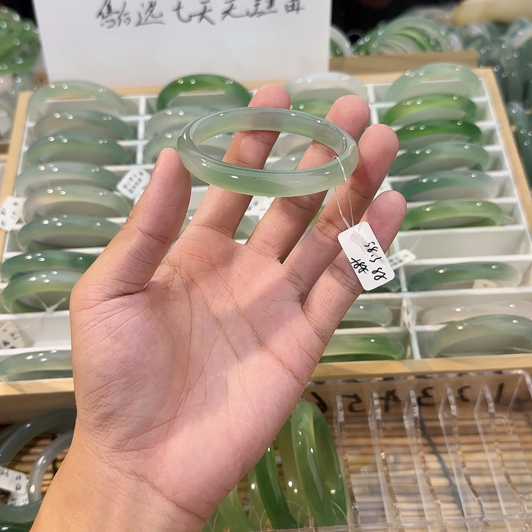 玛瑙/玉髓未镶嵌手镯圈口58.3