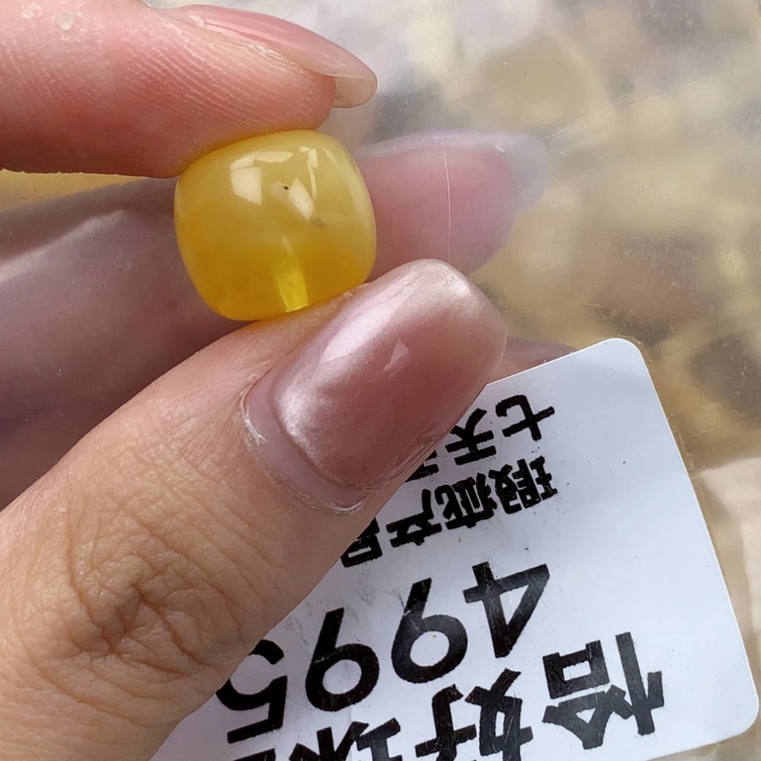 未镶嵌琥珀珠宝奇石13.2