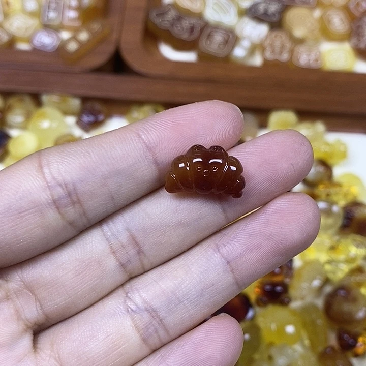 吊坠橄榄核牛角包71