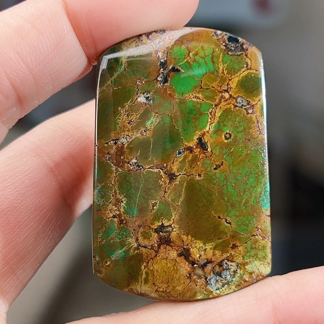 知***瓜绿松石未镶嵌珠宝奇石