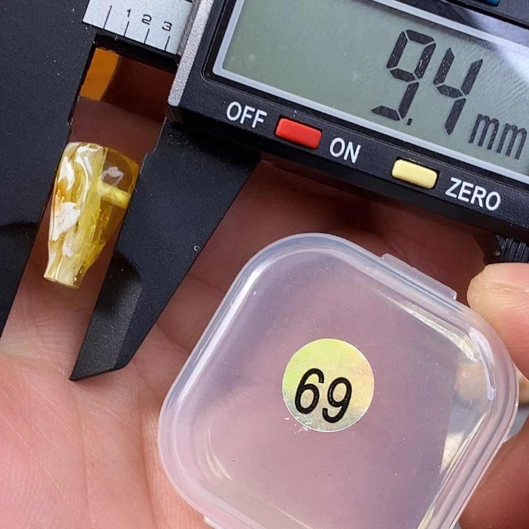 琥珀裸石未镶嵌微瑕