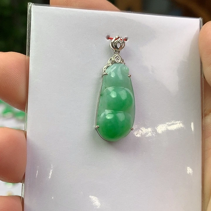 翡翠18K金镶嵌颈饰翡翠首饰