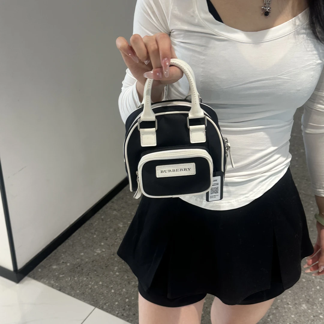 95新 BURBERRY/博柏利 巴宝莉 95新黑白拼色保龄球