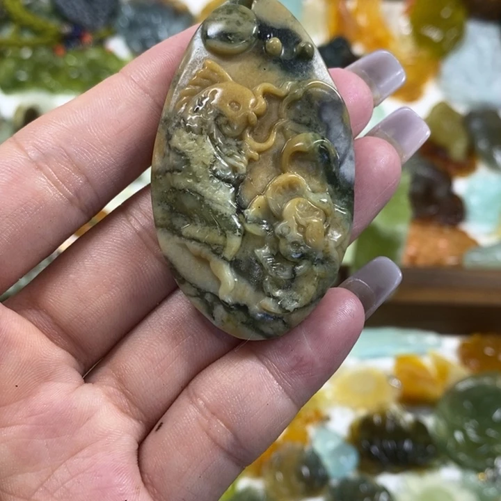 蛇纹石玉未镶嵌吊坠