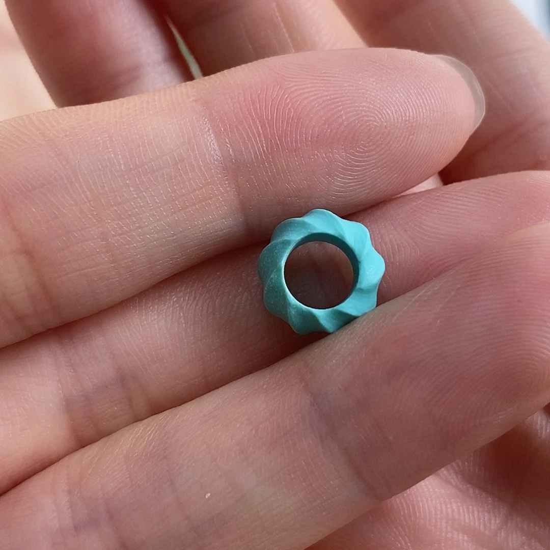 绿松石未镶嵌。跑环