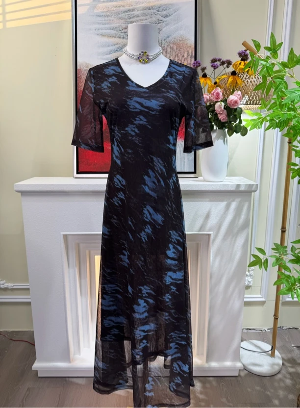 油画风~设计师油画风高级中长款气质收腰法式V领显瘦连衣裙