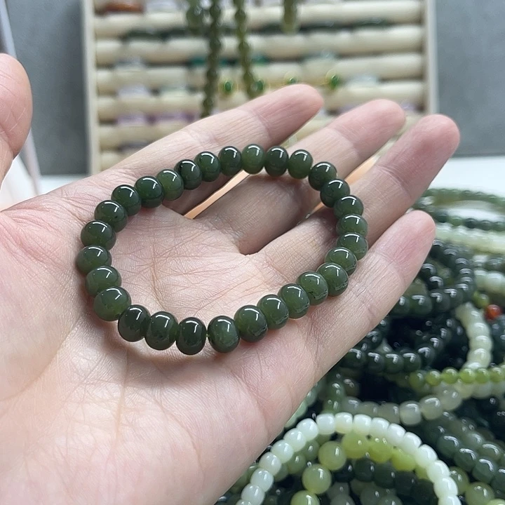 小***芽和田玉未镶嵌珠宝奇石