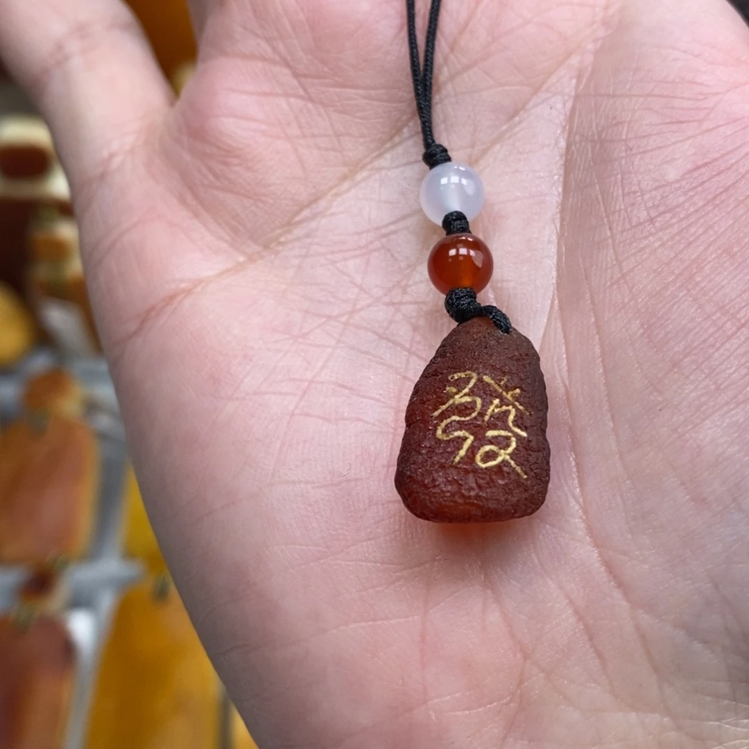 蜜蜡未镶嵌珠宝奇石