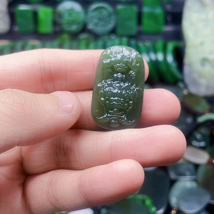 和田玉（糖玉）未镶嵌珠宝奇石