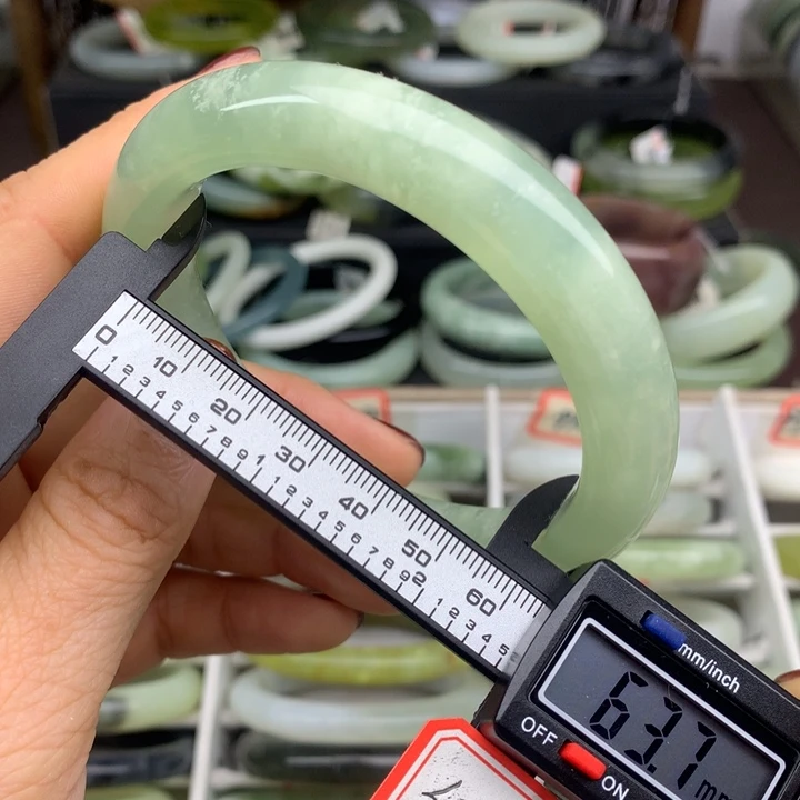 蛇纹石玉未镶嵌手镯915