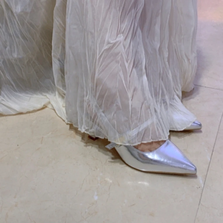 新款爆款尖头包头单鞋细跟酒杯跟女鞋凉鞋银色法式气质轻奢百搭