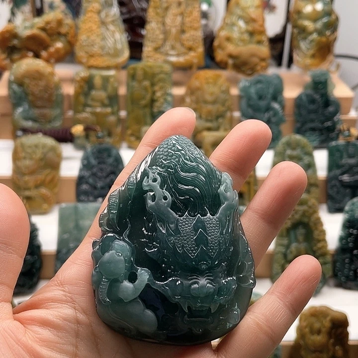 翡翠颈饰未镶嵌天然翡翠A货龙