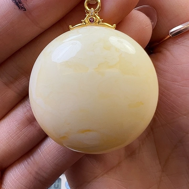 蜜蜡未镶嵌珠宝奇石