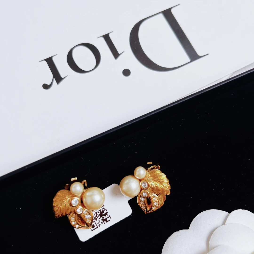 95新 DIOR/迪奥 柚礼中古/迪奥花叶珍珠耳夹LZ404535，lz410456