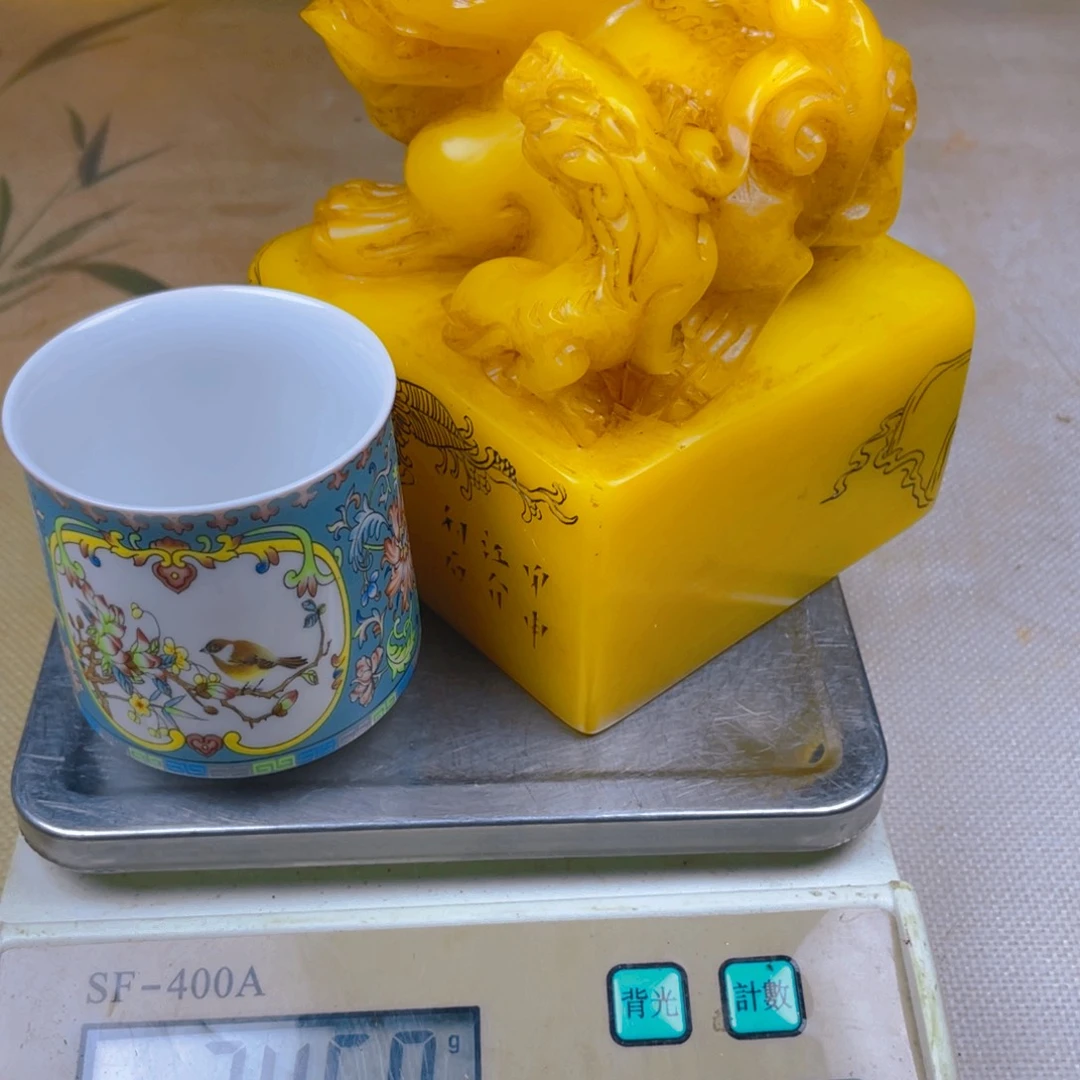 王***侯精美时尚百搭无瑕疵