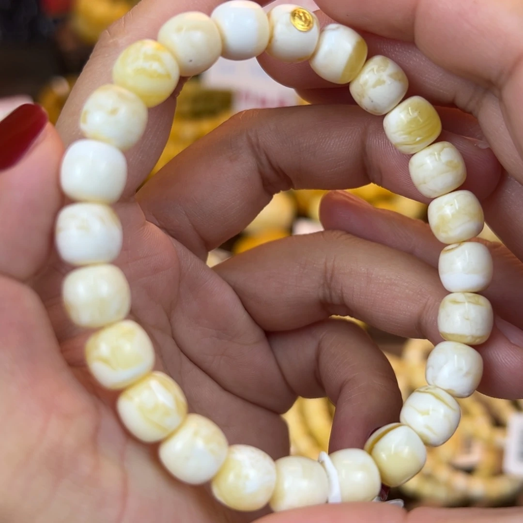 琥珀裸石未镶嵌jjjjnhhbbbbbb