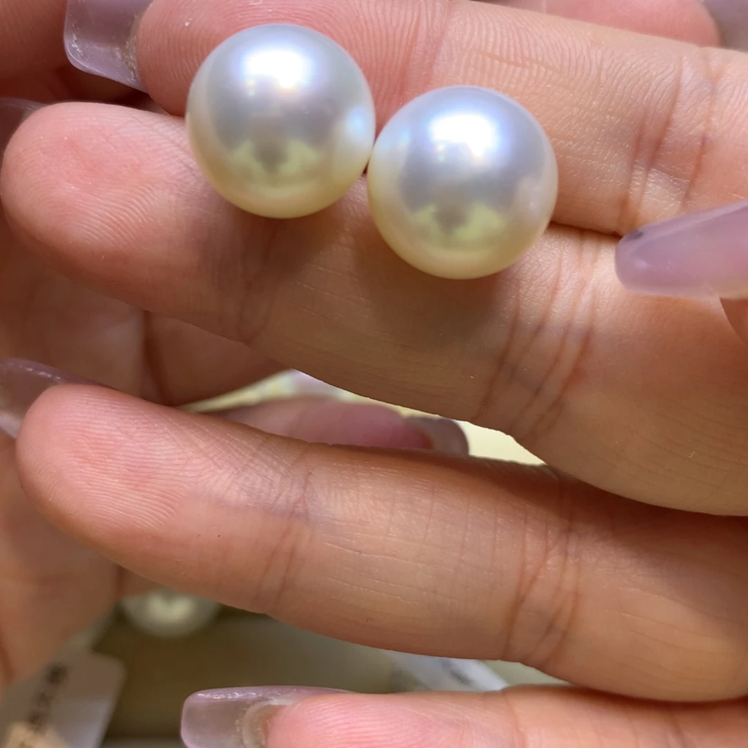 18K金镶嵌耳饰海水珍珠