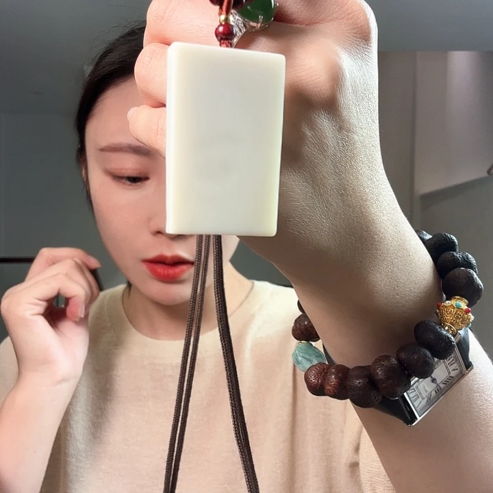 暖****和田玉（糖玉）未镶嵌颈饰