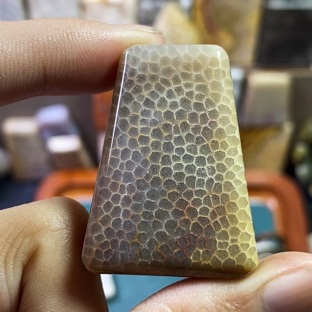 硅化珊瑚（珊瑚玉）吊坠未镶嵌桃**哟