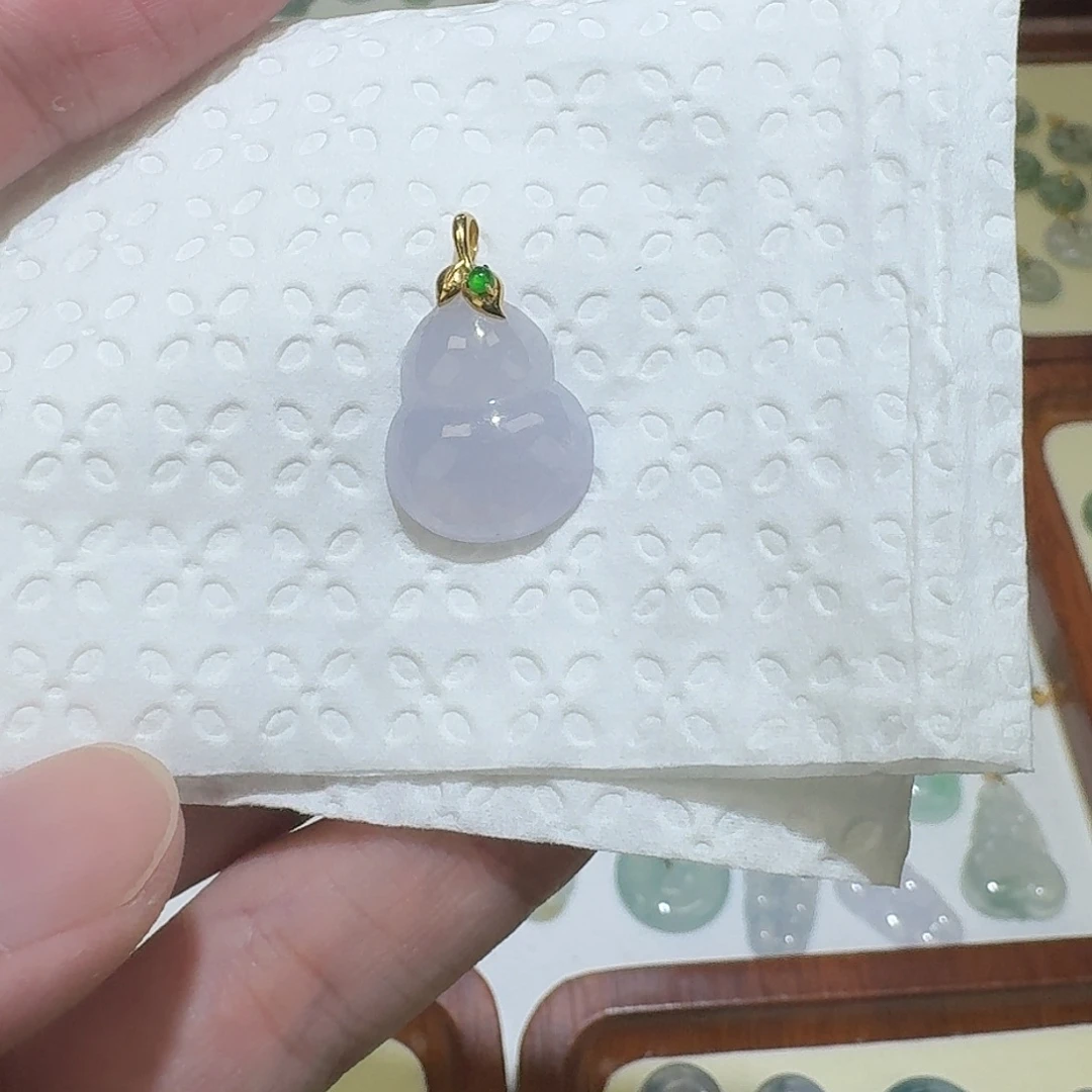 颈饰18K金镶嵌翡翠葫芦