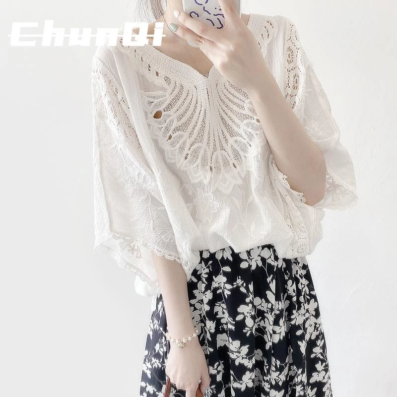 淳启夏季镂空蕾丝刺绣V领上衣女宽松大码白色防晒罩衫度假风外搭