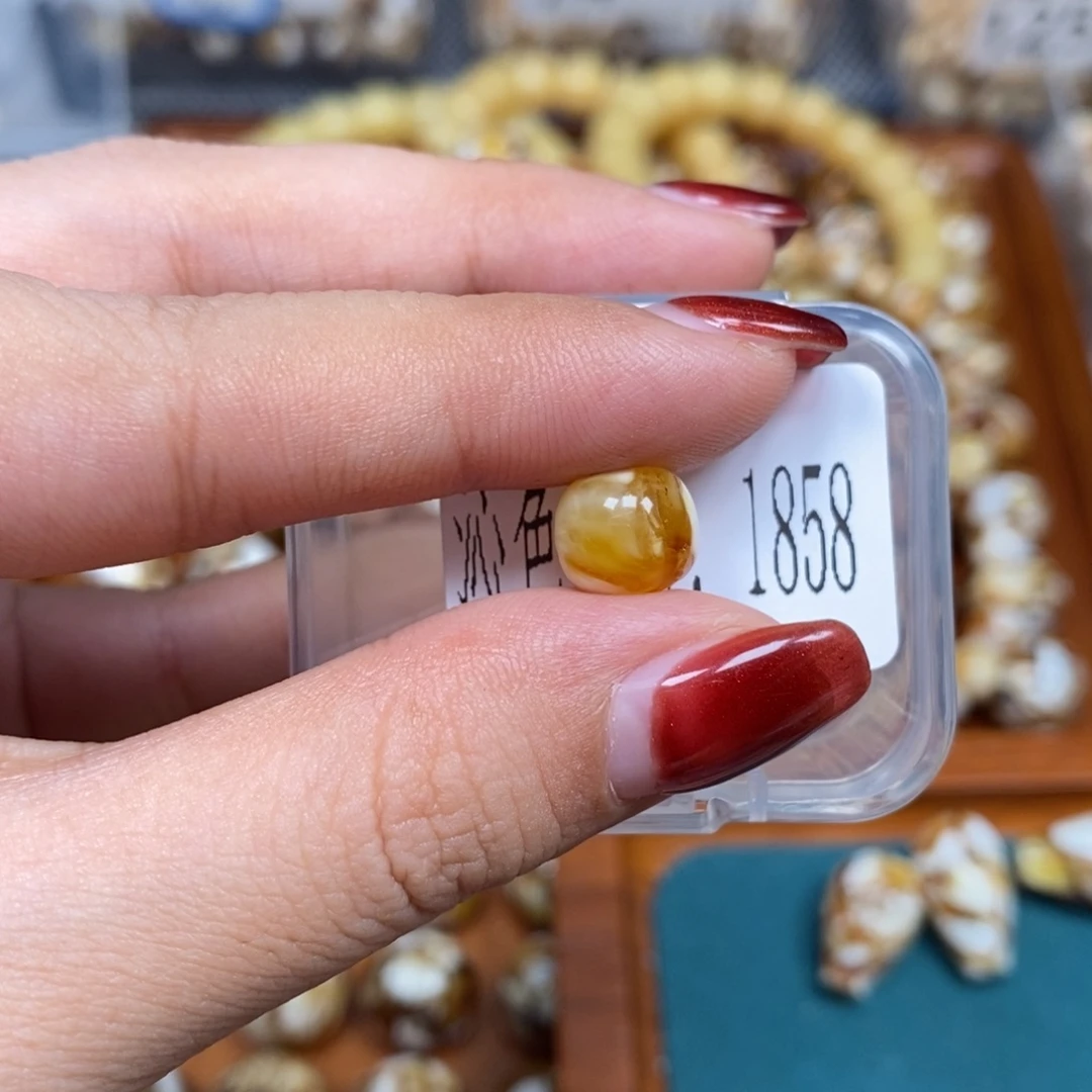 把件猴头核桃沁色圆珠老型1858