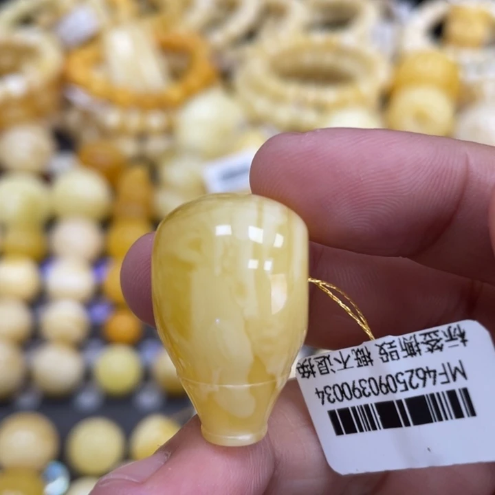 蜜蜡未镶嵌裸石16.7mm
