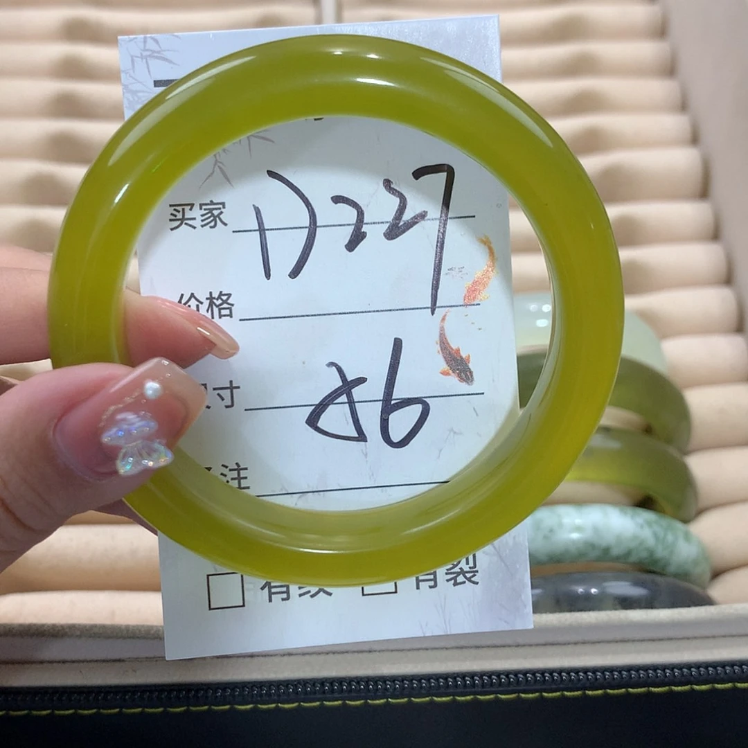 【闪购商品】未镶嵌蛇纹石玉手镯