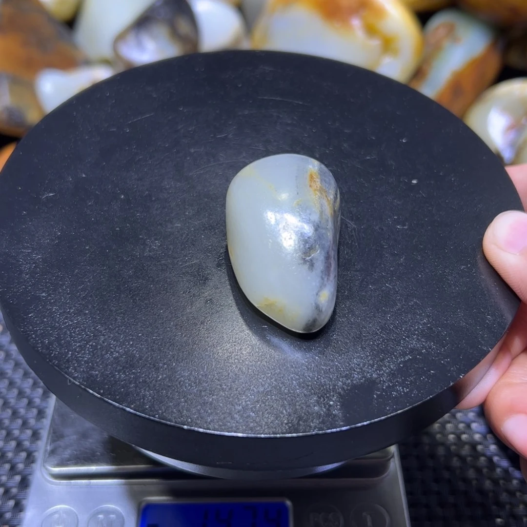 和田玉（子料）未镶嵌吊坠(不含链)31克