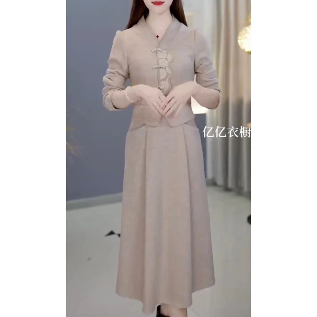 【高货定制】B28米白色新款优雅气质时尚减龄休闲收腰显瘦连衣裙