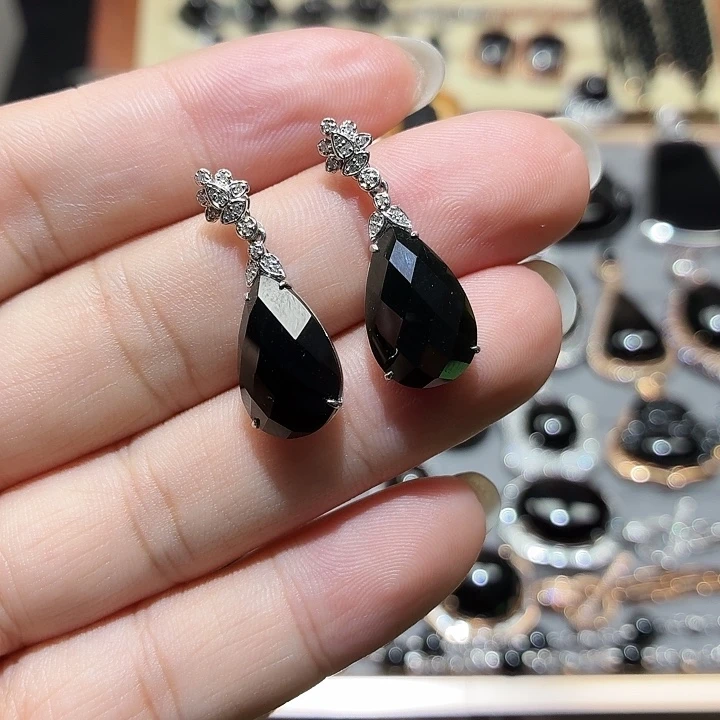 翡翠18K金镶嵌耳饰