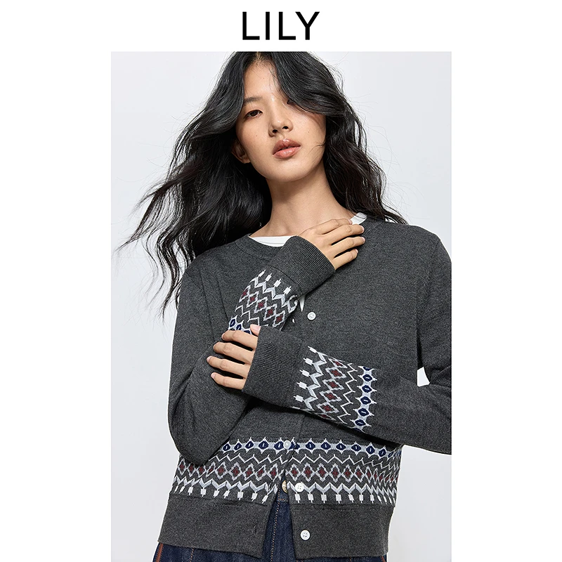 LILY2025秋新款含羊毛格雷系格纹圆领针织开衫外套女125359TC909