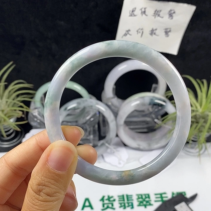 翡翠未镶嵌手镯18号。 57.5圈