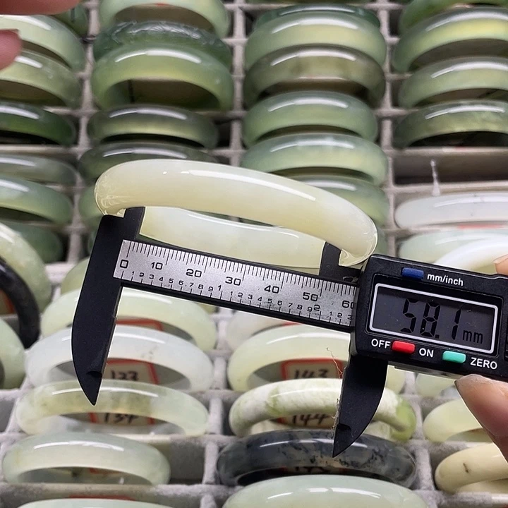 未镶嵌蛇纹石玉手镯141