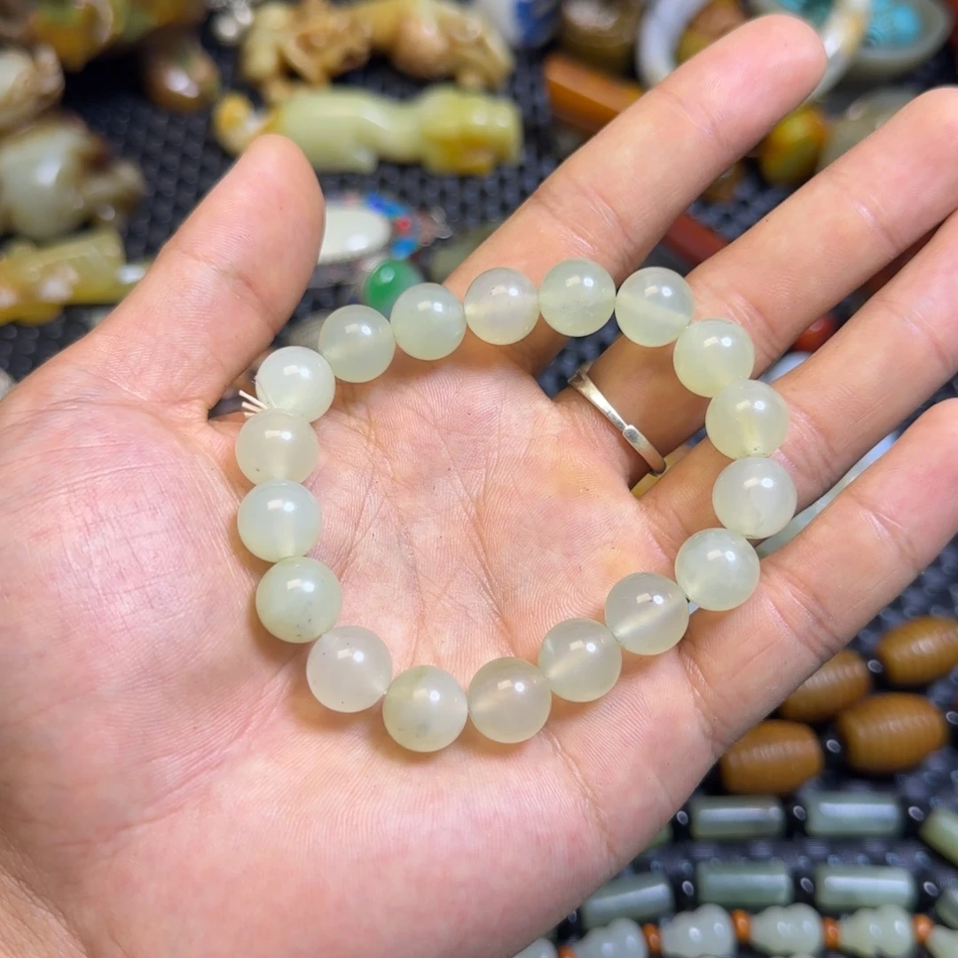 未镶嵌蛇纹石玉颈饰