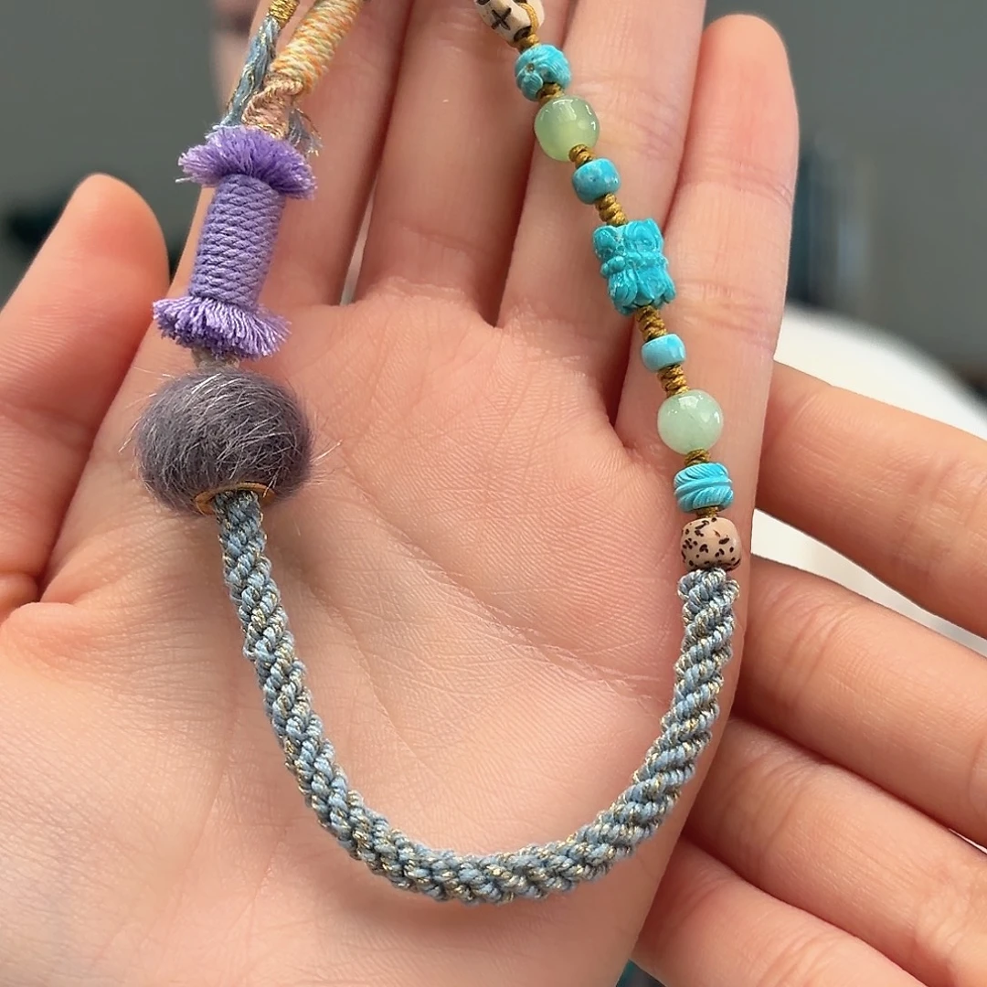 绿松石未镶嵌颈饰