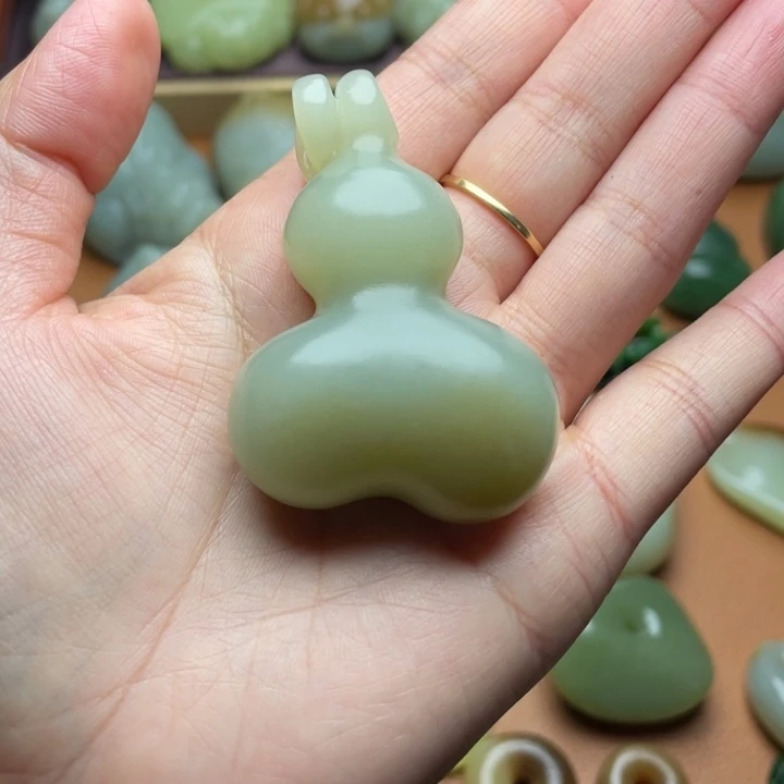 【闪购商品】颈饰未镶嵌和田玉