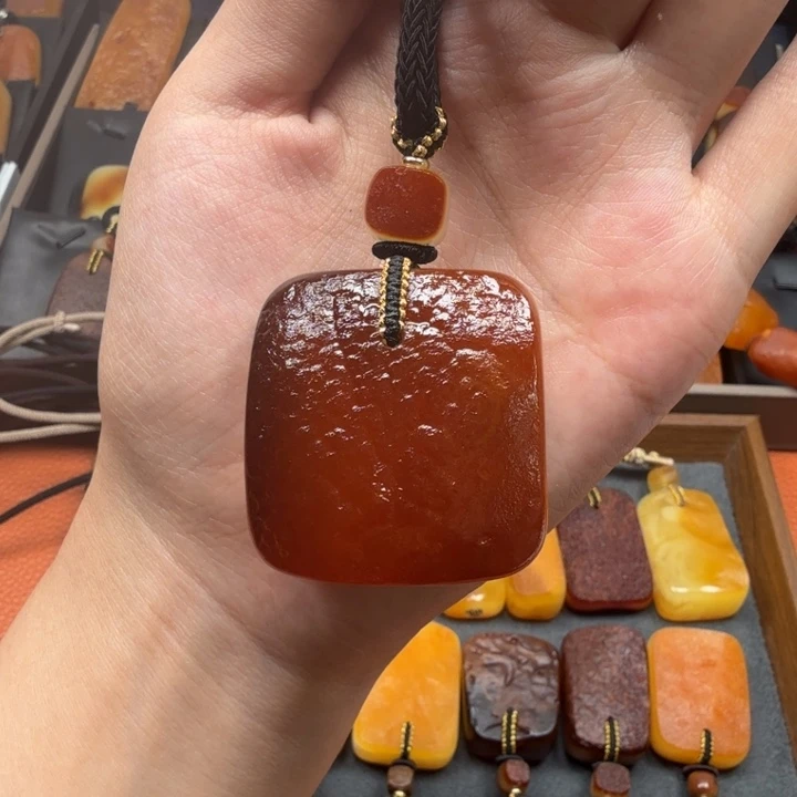 蜜蜡未镶嵌吊坠(赠链)