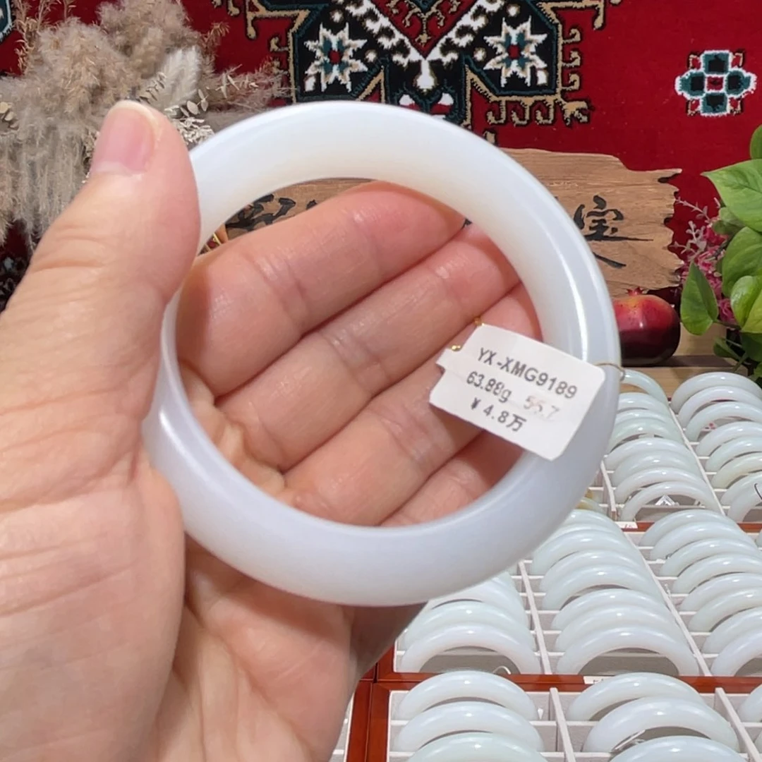 未镶嵌手镯和田玉新疆天然且末羊脂级老熟油糯