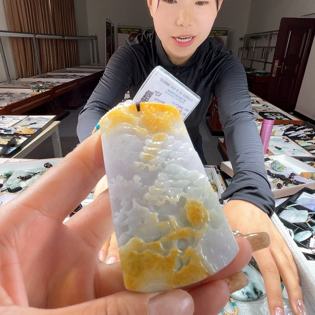 翡翠未镶嵌颈饰一