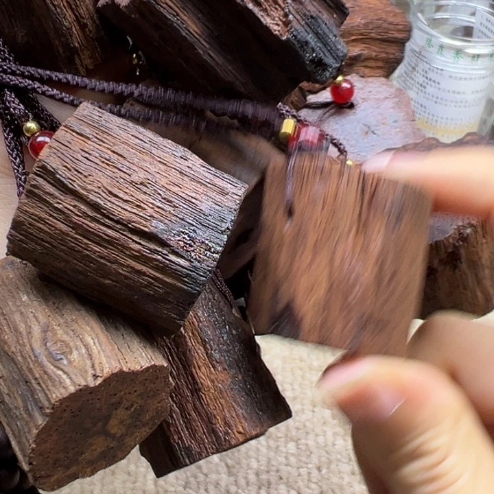 藤类缅甸小叶降真香随形吊坠